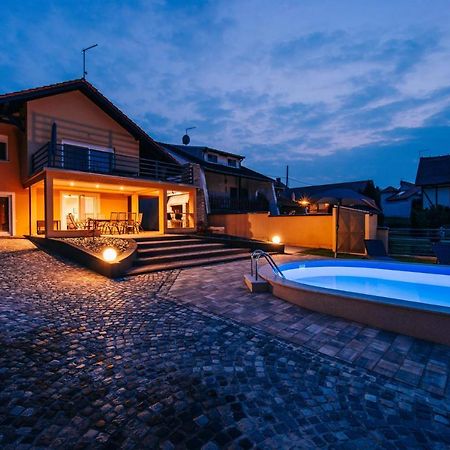 Villa Aljmaš エクステリア 写真