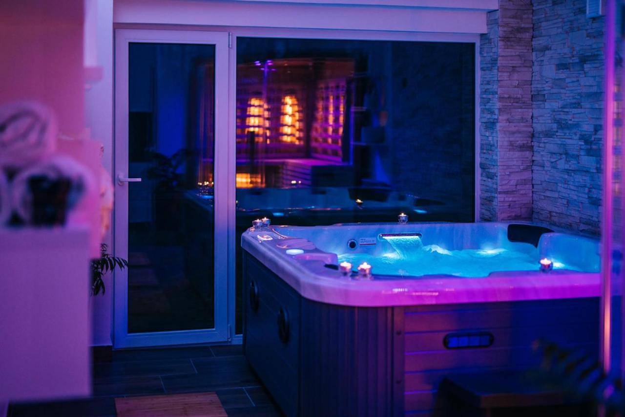 Villa Aljmaš エクステリア 写真